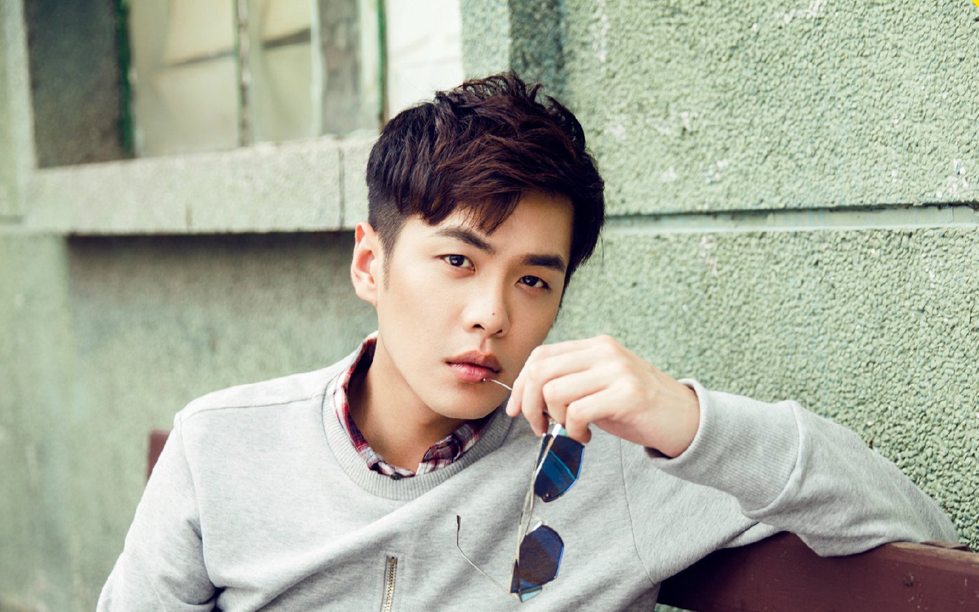 曼联主帅赛后称赞年轻球员表现,曼联最年轻的队长